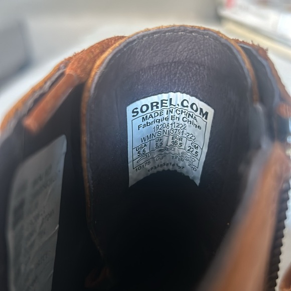 Brand new sorrel boots - Picture 4 of 6